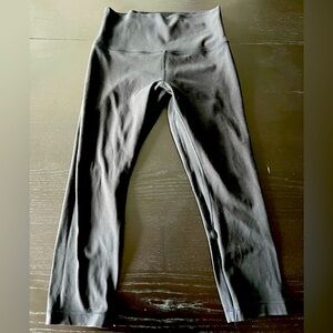 LULULEMON ALIGN CAPRI LEGGINGS - GREAT CONDITION